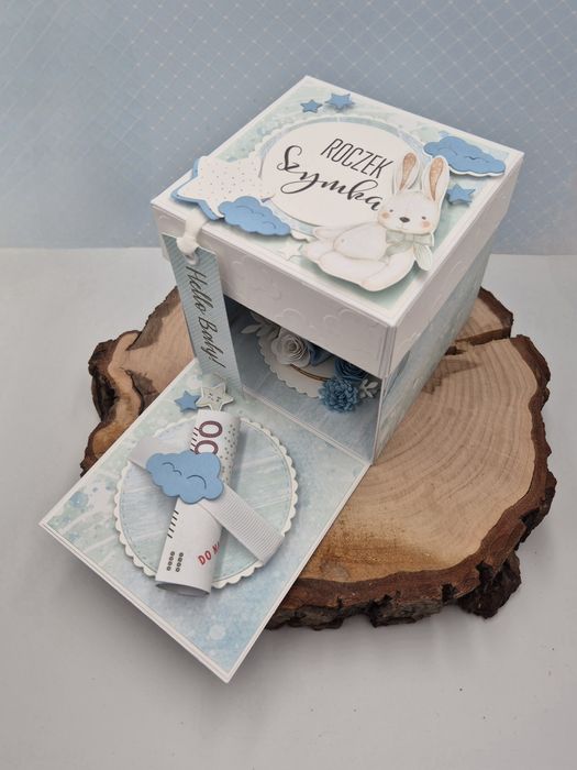 Exploding box Pamiątka Roczek chłopca pastelowy niebieski pierwsze uro