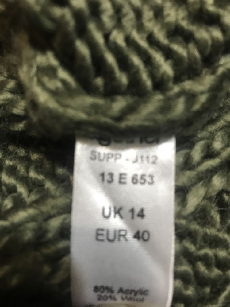 Sweter  zielony  wełna i  akryl  roz. 40-42  jak  NOWY