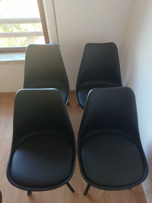 4 Cadeiras em excelente estado