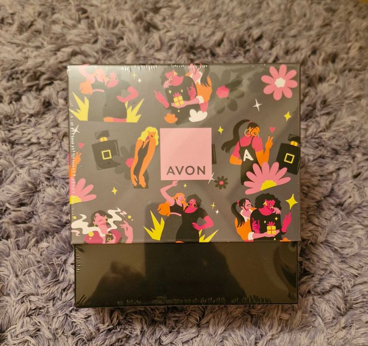 AVON Zestaw upominkowy Little Black Dress w pudełku
