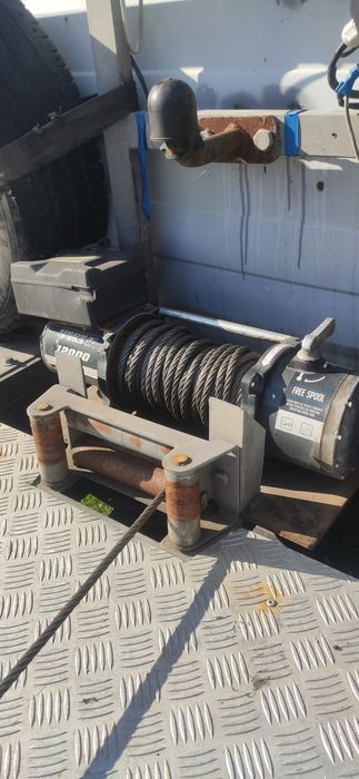 Продаж євакуатора якій має можливість встановлення ленівца,