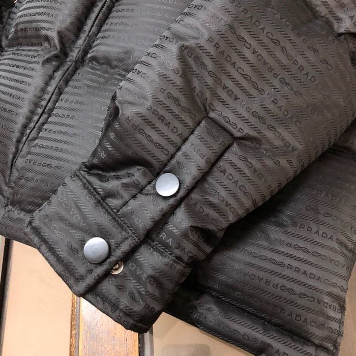 Куртка prada натуральный пух пуховик