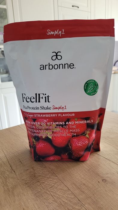 Arbonne shake proteinowy z białka grochu truskawkowy,kawowy