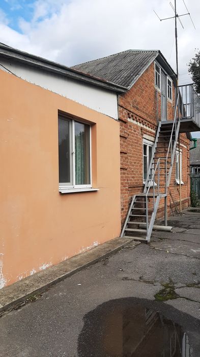 Продаж капітального будинку у центрі м. Мерефа