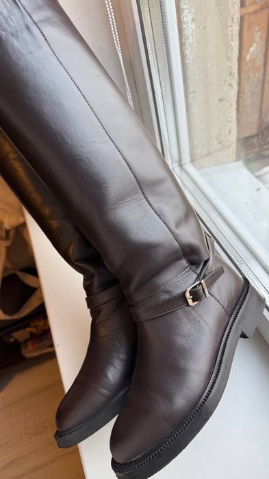 Чоботи-труби шкіряні в ідеальному стані