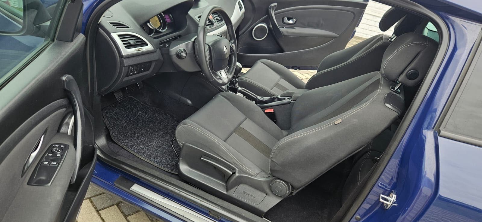 RENAULT Megane III Coupe