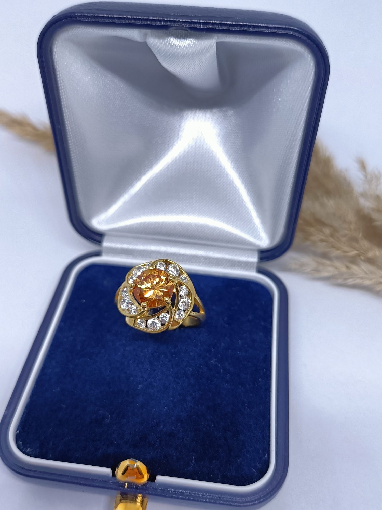 Królewski pierścionek ze złota, złoto pr 375