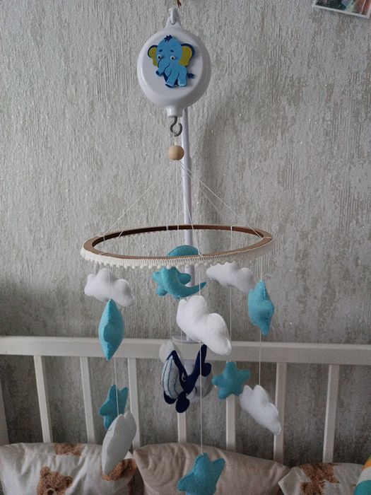 Мобіль ручної роботи з фетру