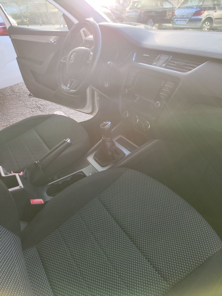 Skoda Octavia 1.6 Tdi 9000€