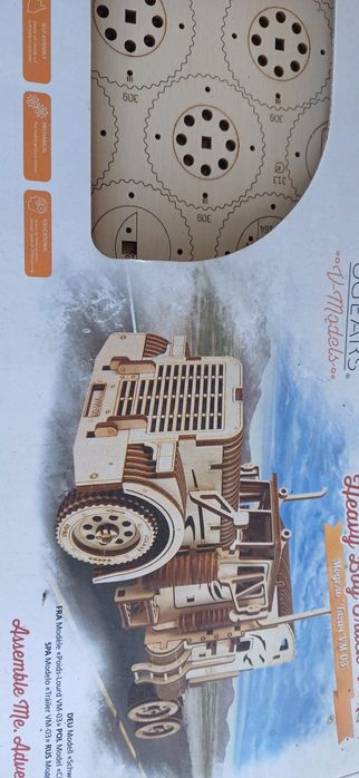 ugears Дерев'яний конструктор/ Конструктор «Тягач VM-03»