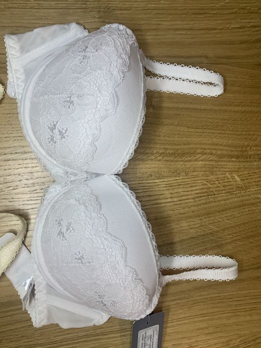 Biustonosz 65D nowy zestaw 4 sztuki polskiej firmy Dama Kier