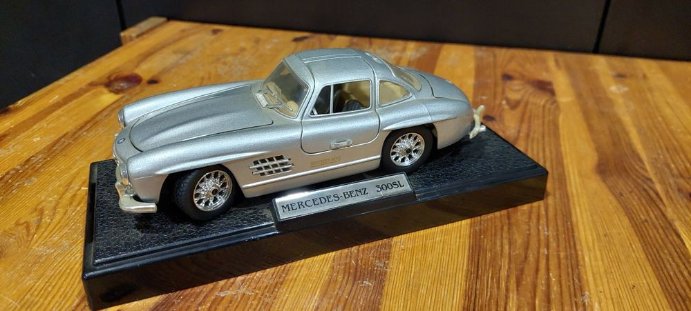 Model 1:24 Mercedes 300SL Bburago