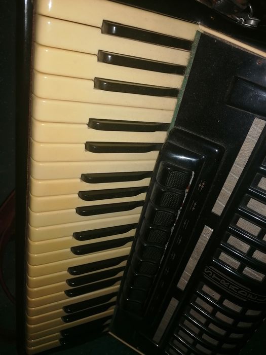 Аккордеон немецкий STRADELLA