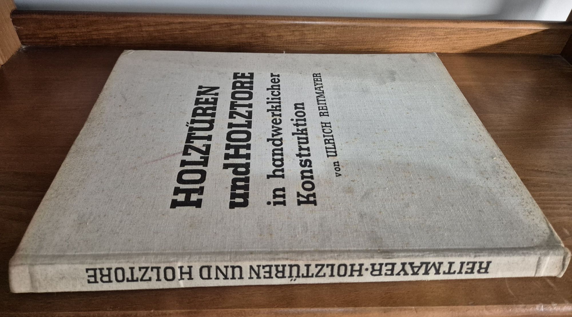 Holztüren und Holztore in handwerklicher Konstruktion - 1951