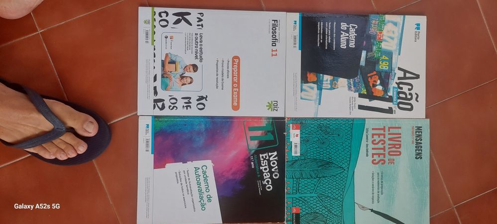 vendo cadernos de atividades em bom estado (nenhum está marcado)