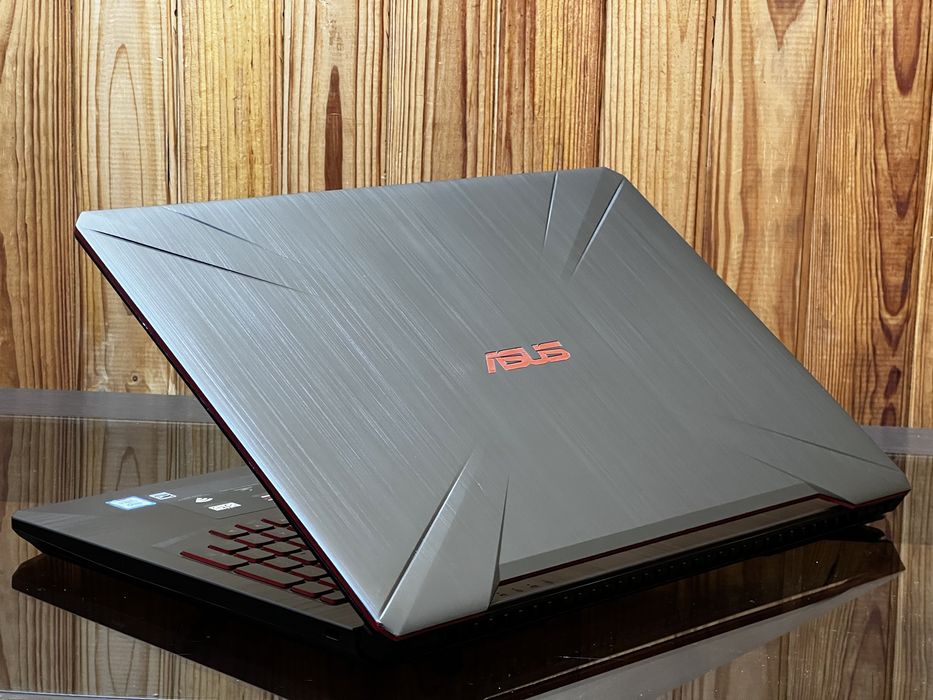 Asus TUF 15, GTX1050, I5 8300h, 12 ram
