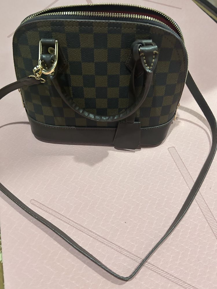 сумочка  Louis vuitton