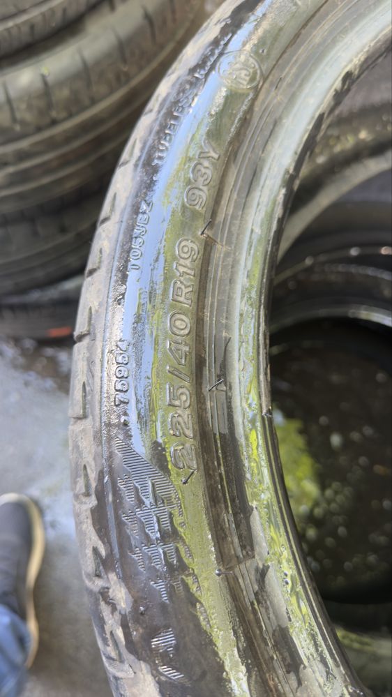 225/40/19 Goodyear