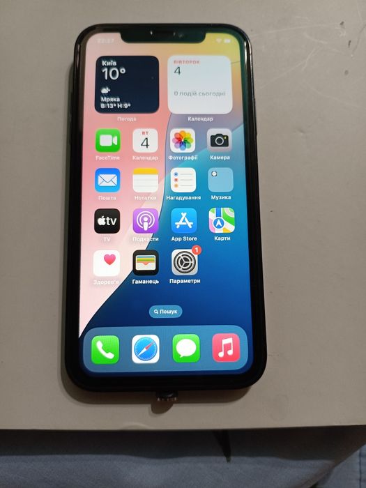 Продам iphone xr 128 g / в 16 корпусі .