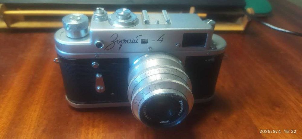 ТЕРМІНОВО Продам фотоапарат плівковий "Київ" Юпитер - 8М (СРСР)