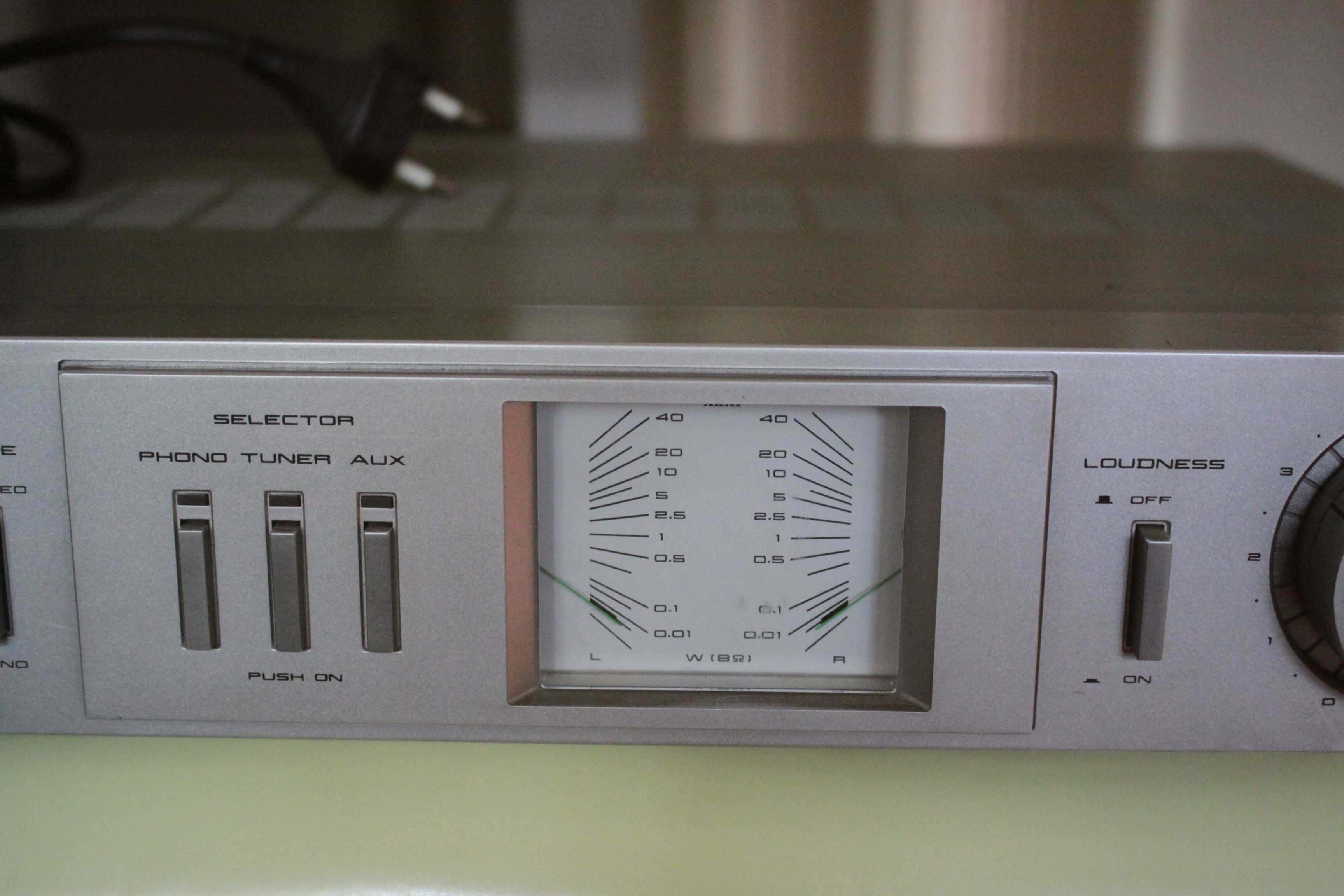 Amplificador AKAI AM-UO 1