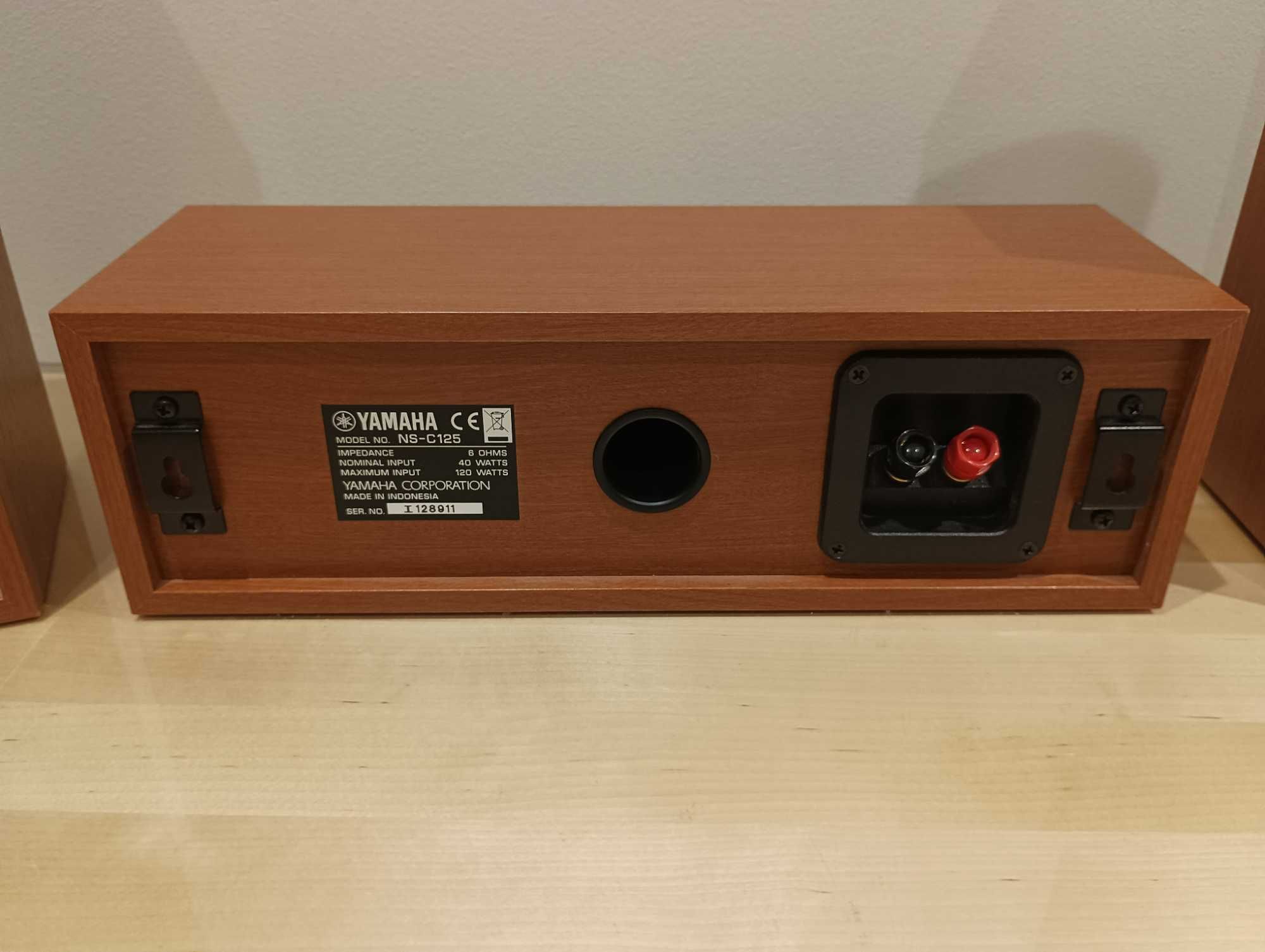 Colunas Yamaha NS-P125