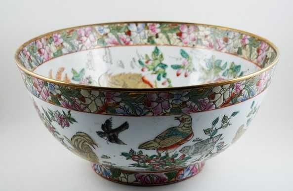 Grande Taça em Porcelana Oriental