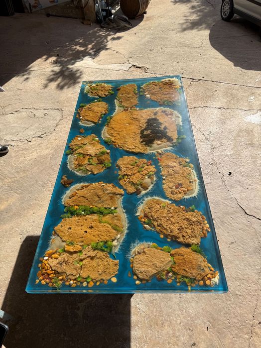 Mesa em Resina com decoração de mar