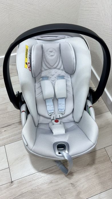 Автокрісло (автолюлька) Cybex Cloud T i-Size plus Platinum White