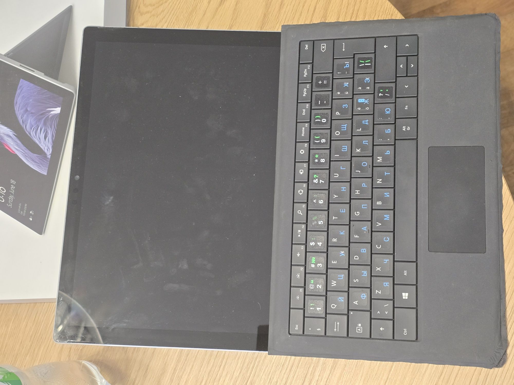 Планшет Surface от "Майкрософт"
