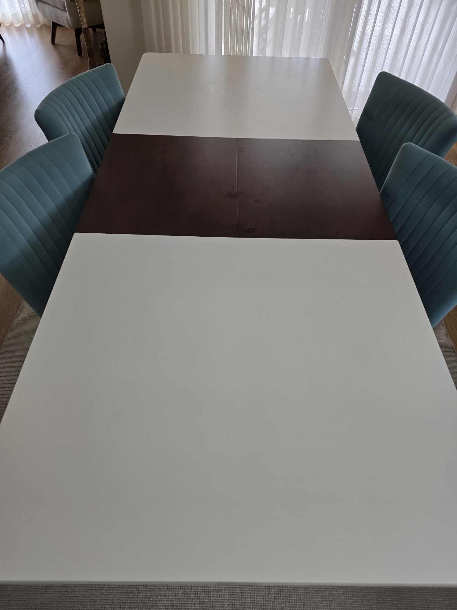 Mesa de sala de jantar extensível