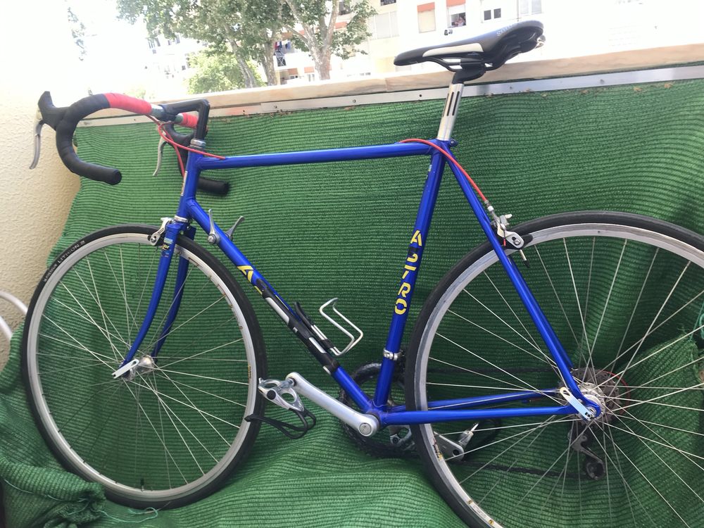 Bicicleta em aço