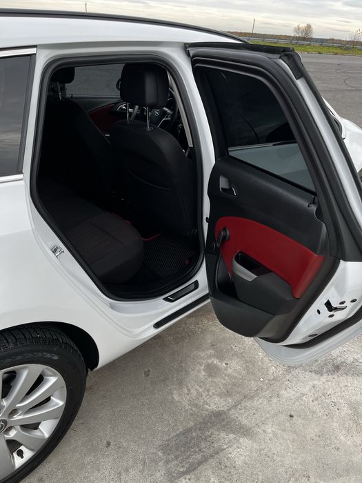 Продам Opel Astra 2011