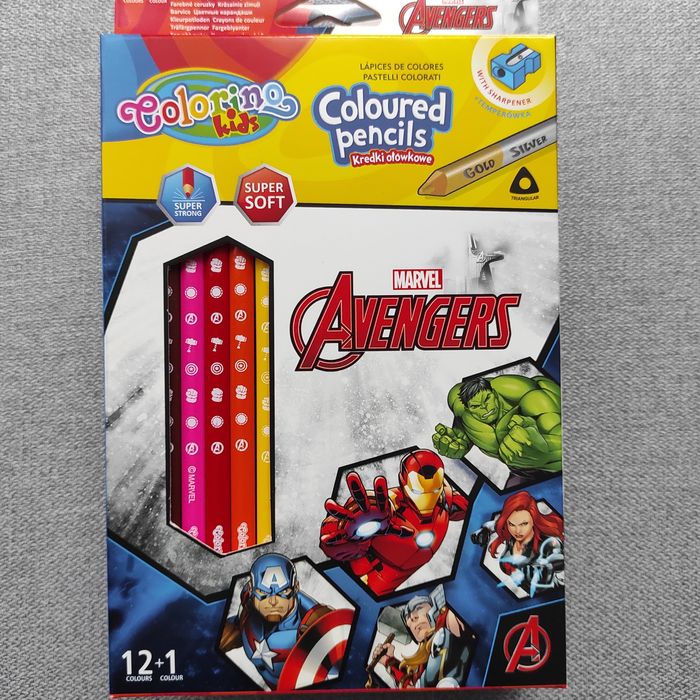 MARVEL kredki drewniane nowe