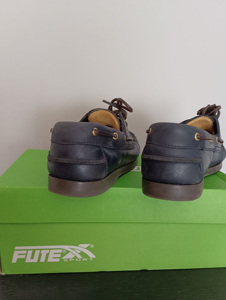 Sapatos de vela, de atacadores,