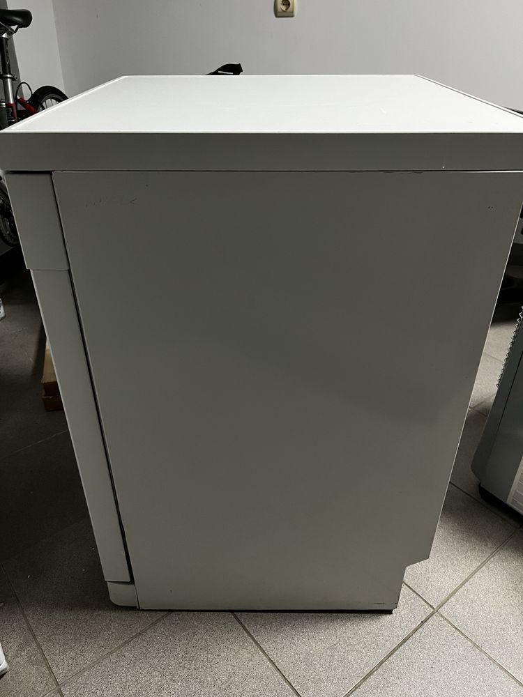 Посудомийна машина Miele