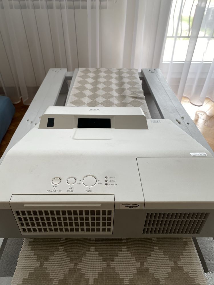 Projektor HITACHI CP-AX2505
