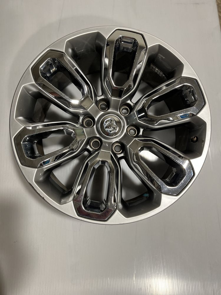 Ram Felga 20 z oponami BRIDCESTONE