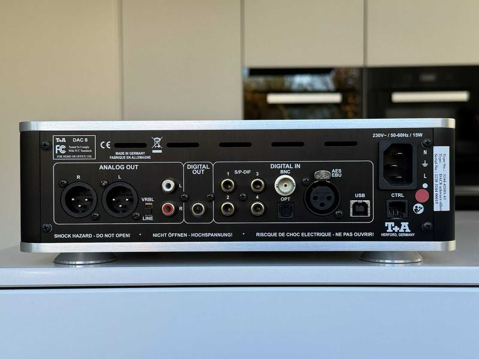 T+A DAC 8, pre-amp, headphones amp
