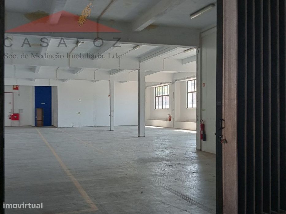 Porto - Arrendamento Armazém