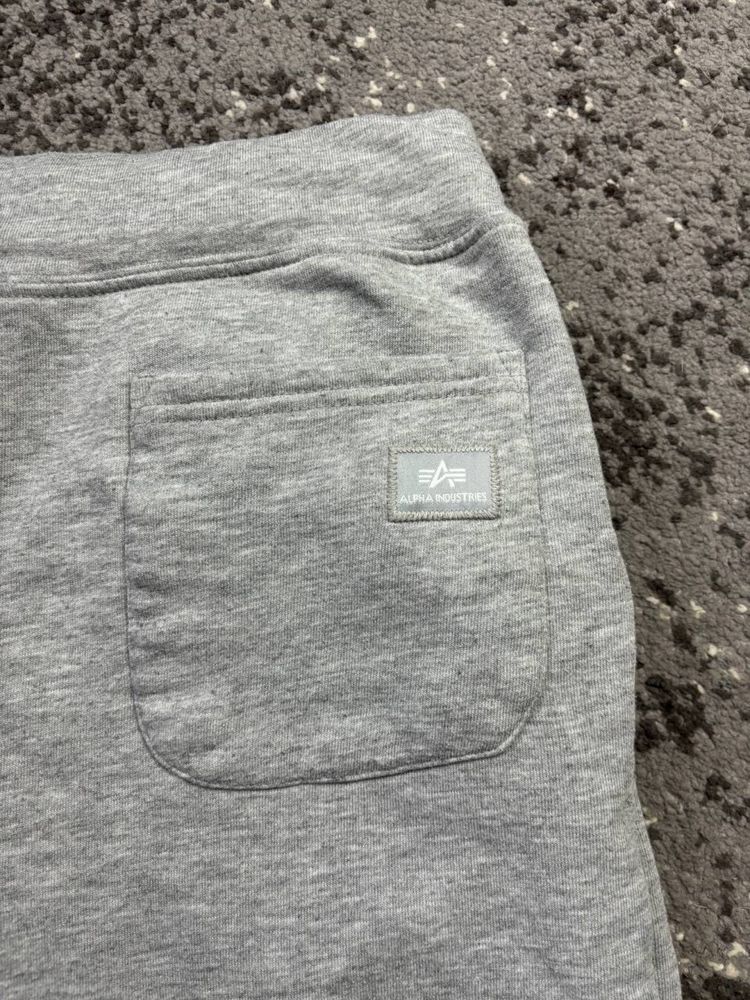 Шорти alpha industries
