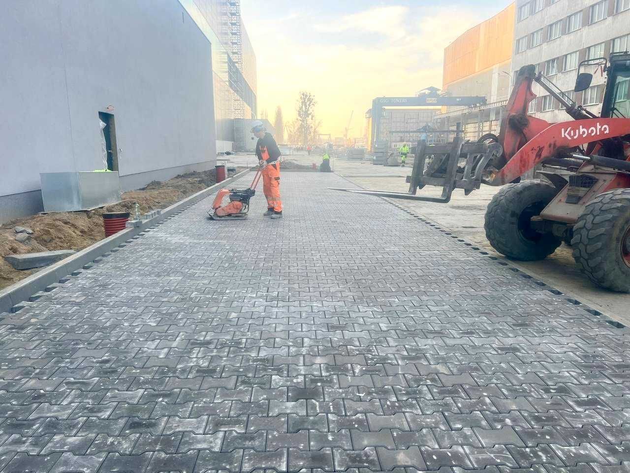 Brukarstwo, prace ziemne i wodno-kanalizacyjne. Precyzja i Solidność!