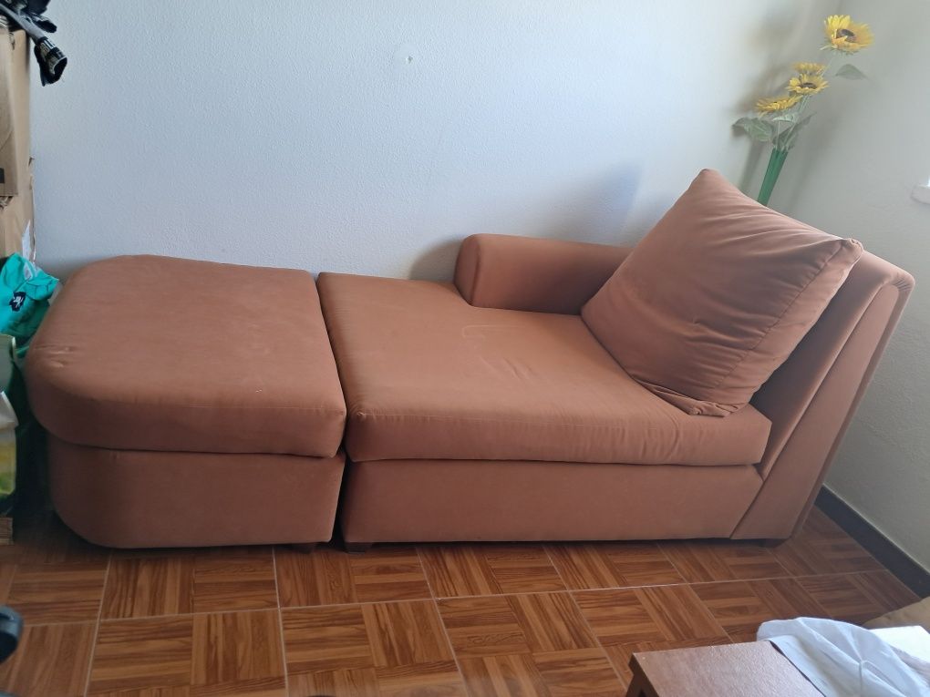 Sofá de sala laranja