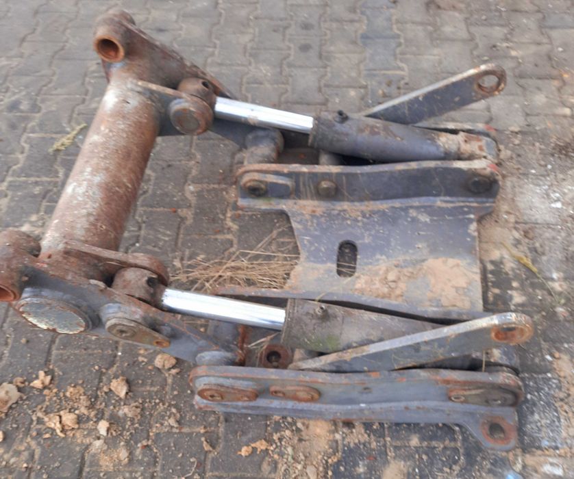 Mecalac 714 mw siłownik lemiesza adapter mocowanie pługa