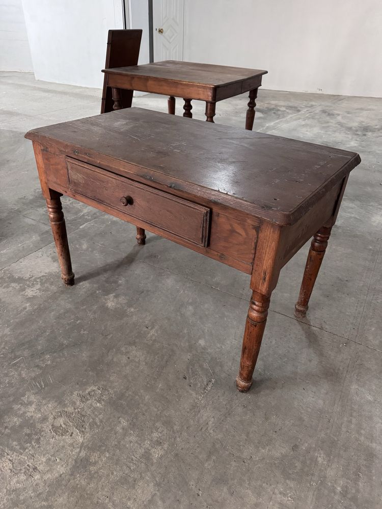 Mesa em cerejeira
