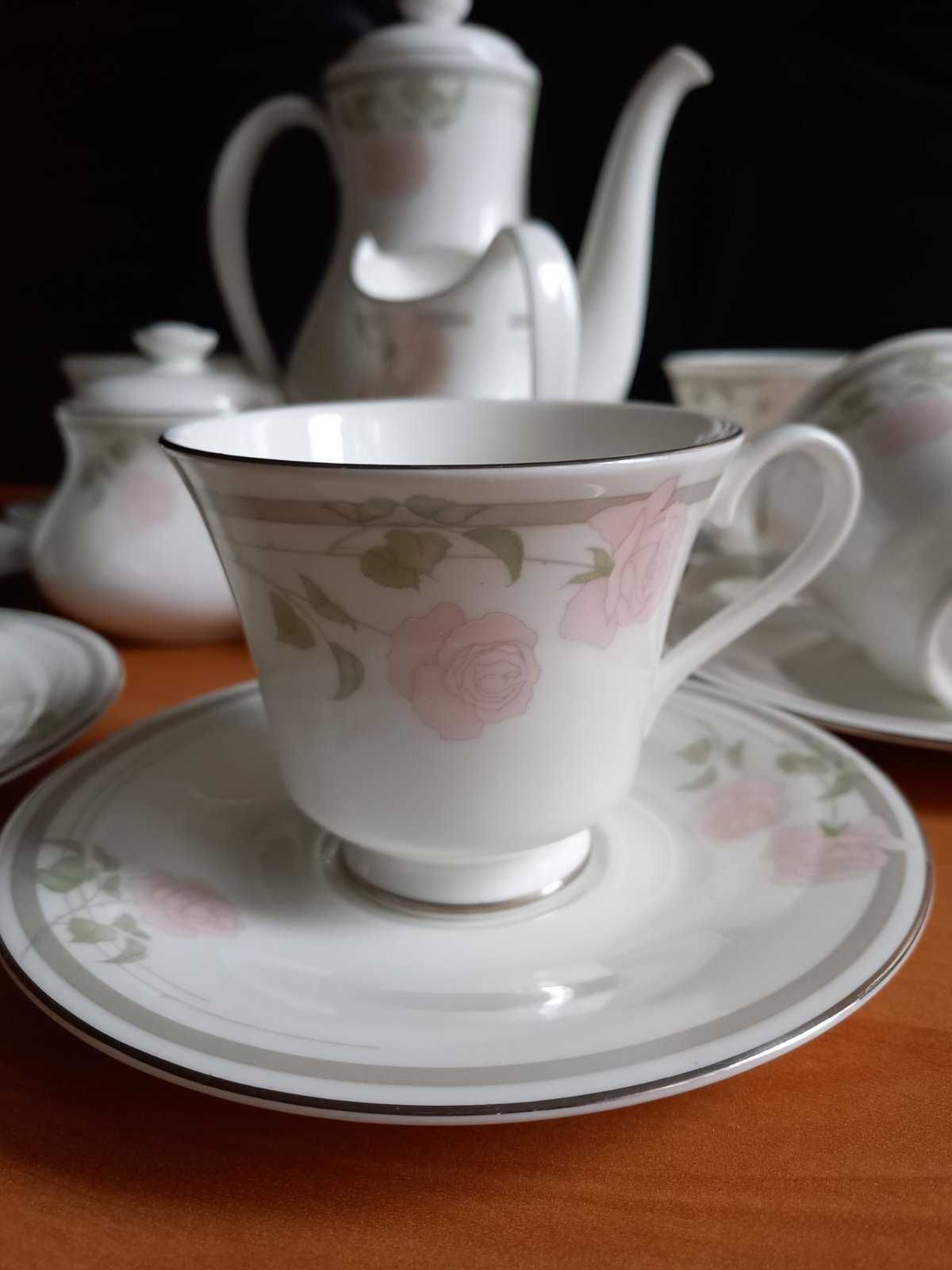 Royal Doulton. Twilight Rose. Чайний сервіз Сутінкова роза. Англія 84р
