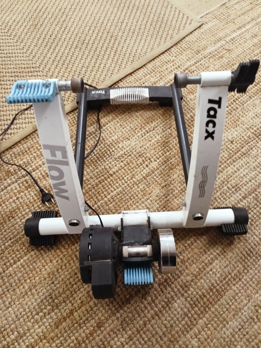 Trenażer rowerowy Tacx Flow