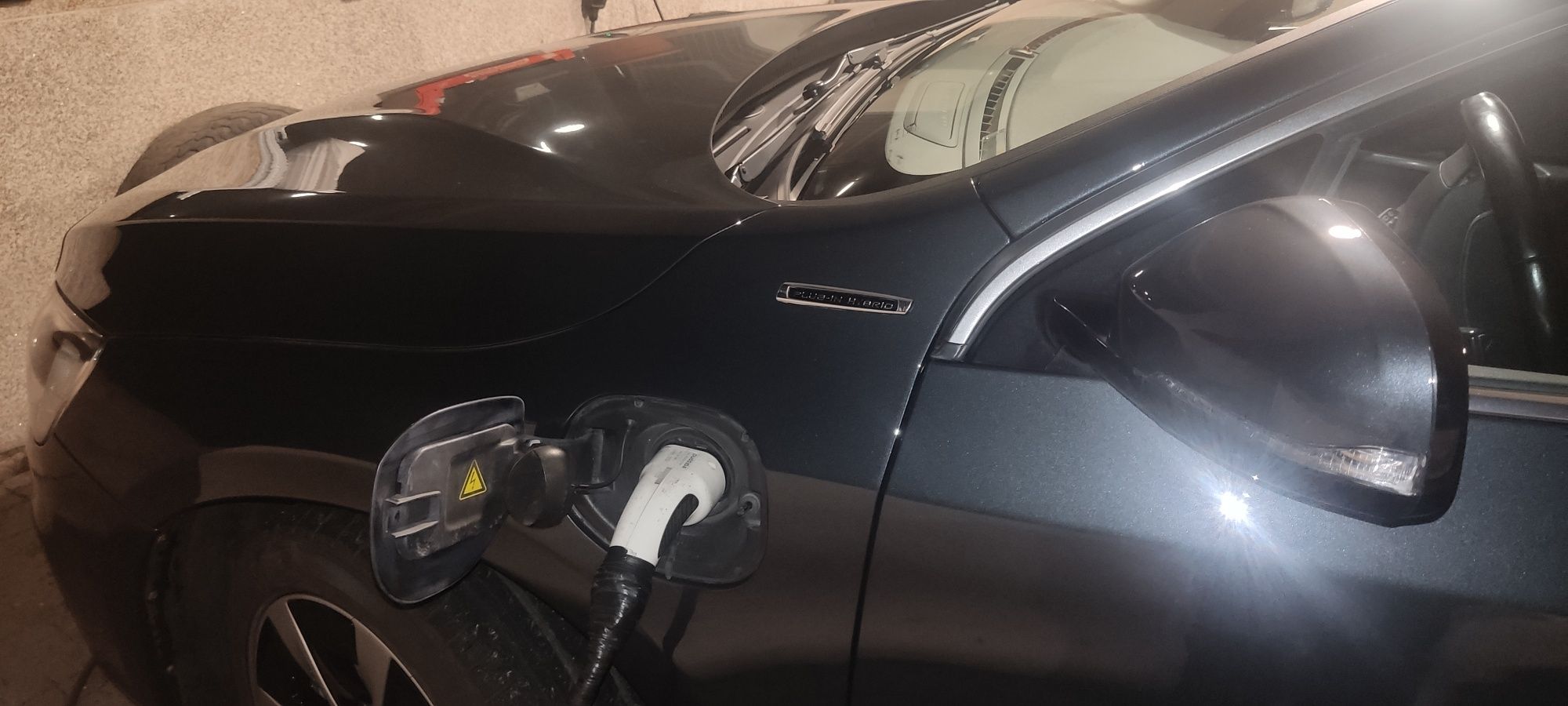 Volvo v60 d6 PHEV plug-in