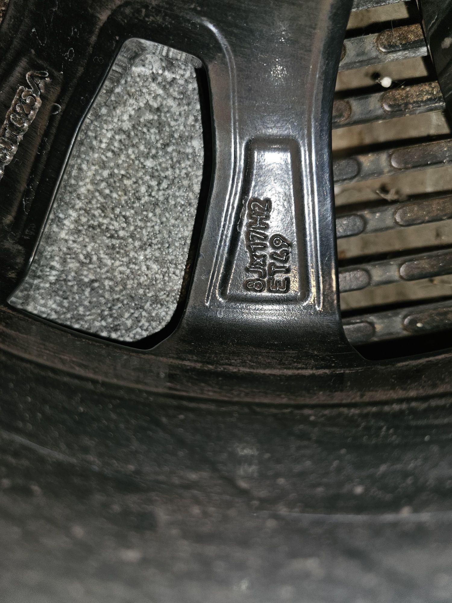 Felgi  17"  VW  oryginalne aluminiowe wzmacniane do VW .