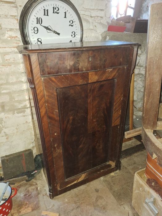 Stara bieliźniarka ludwikowska